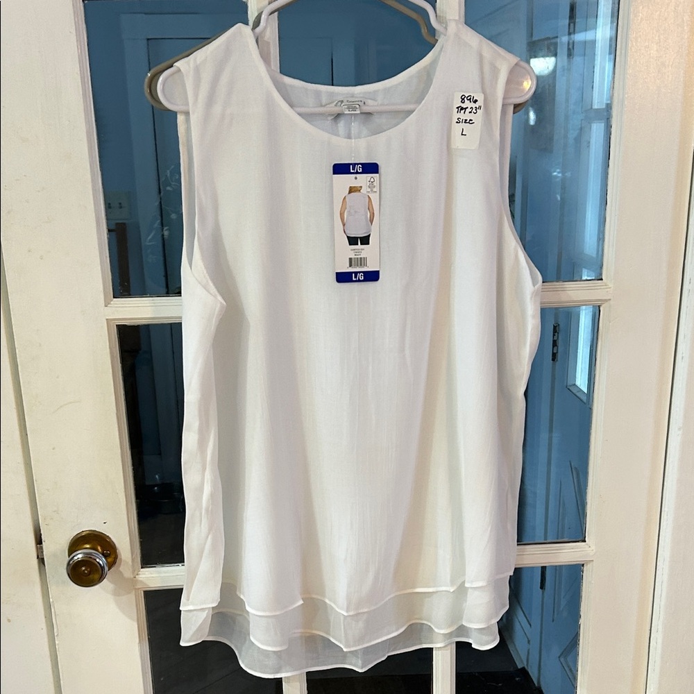 896. NWT Chic White Layered Women's Tank Top